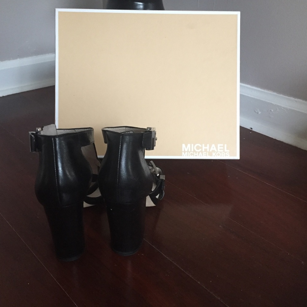 Black heel sandal